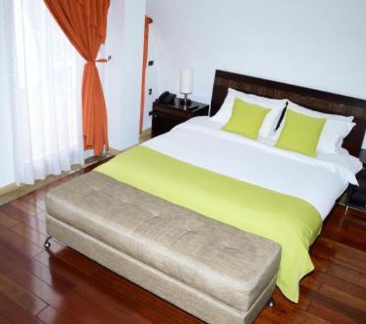 Prisma Suites Chico 94