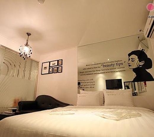 Luna Motel
