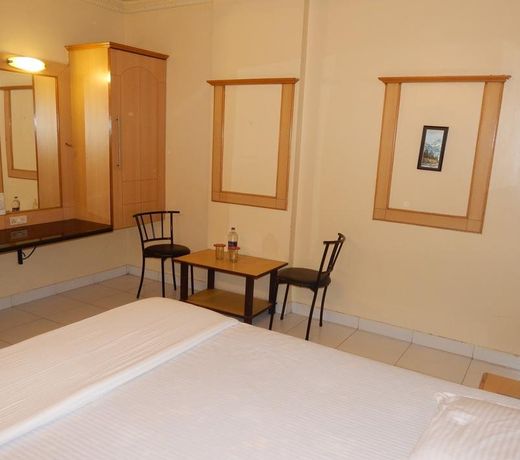 Hotel Suraj Classic