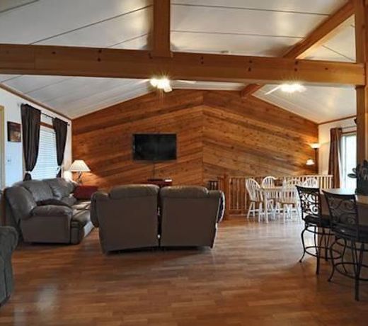 AMZ GETAWAYS HOMES ON CANYON LAKE
