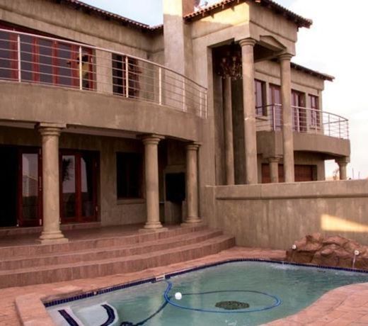Phetshile Guest House