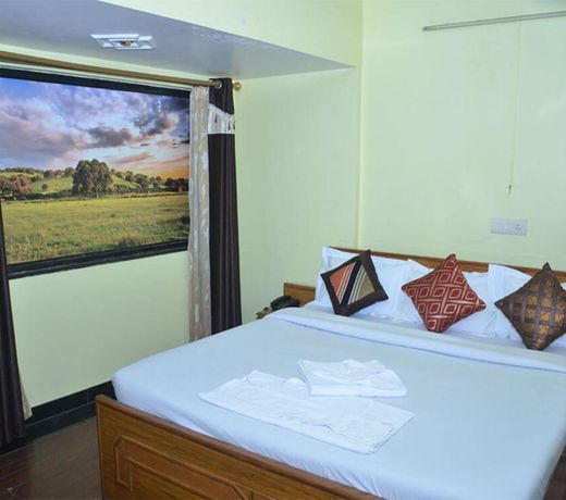 Hotel Rajhans International