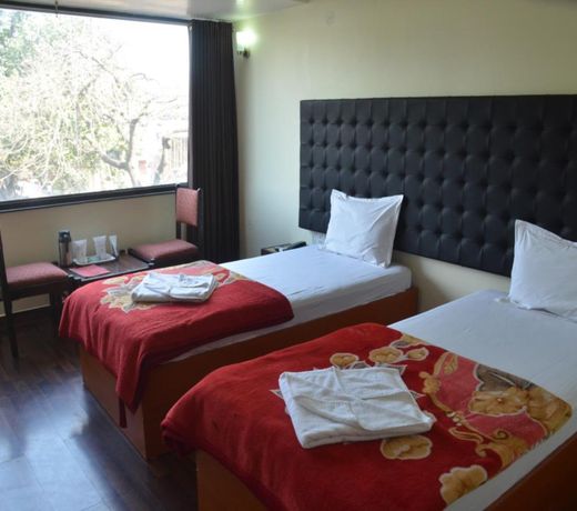 Hotel Rajhans International