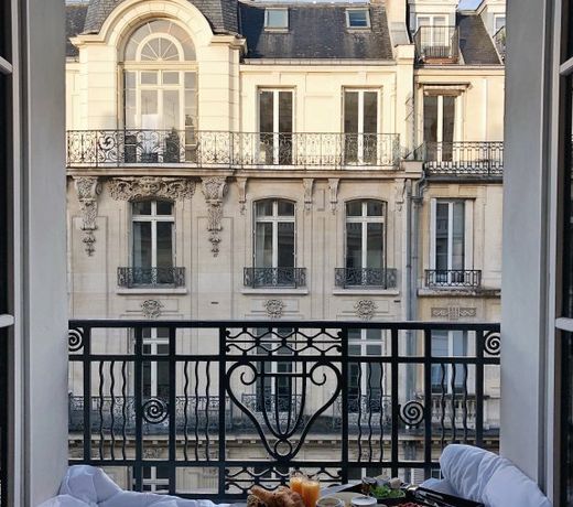 Hotel Marignan Champs-Elysées