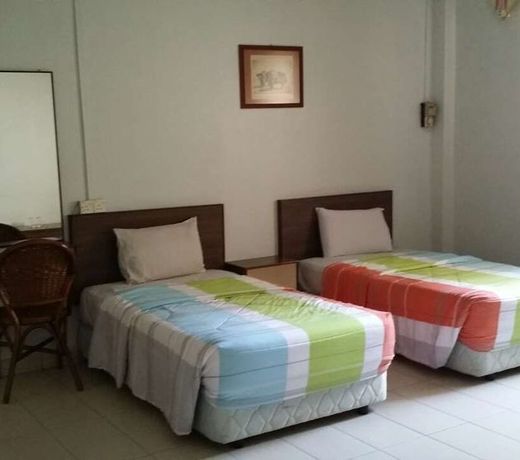 Dragon & Phoenix Hotel