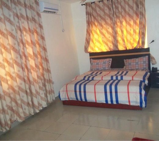Kenneth Minimah Executive Hotel