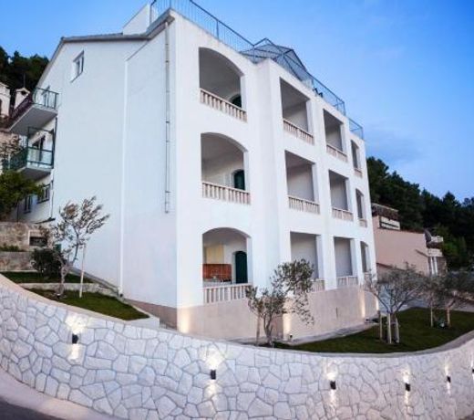 Apartments by the sea Brela, Makarska - 6689
