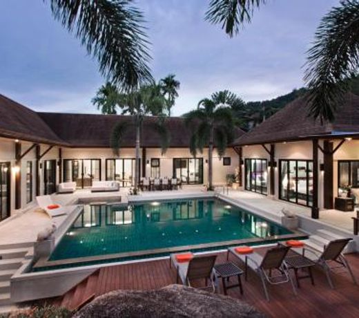 Luxury 8 bedrooms Pool Villa