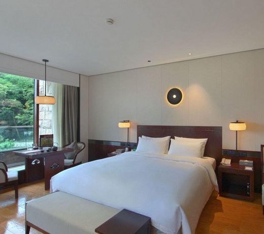 Dujiangyan Uvilla Resort & Culture