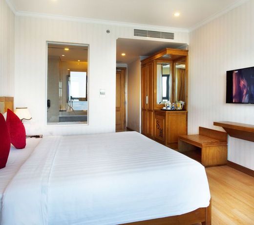 Serene Beach Danang Hotel & Spa