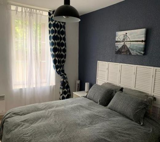 Chez Jean - Newly renovated air-conditioned flat at the foot of the ramparts, 4 people