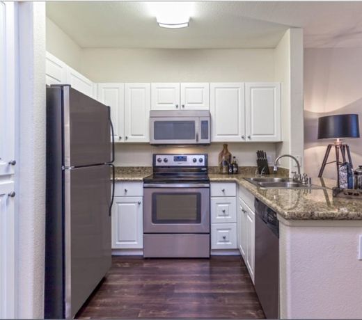 Global Luxury Suites At Seaside Way