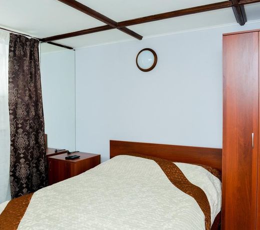 Yal Hotel