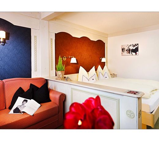 hotel & chalet madlochBlick