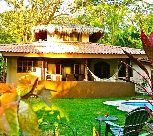 Beachfront Villa Bonita