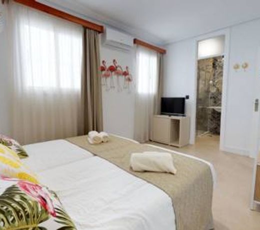 Hostal Boutique La Española by Bossh Hotels