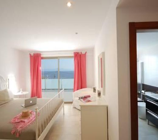 VILLA FAR