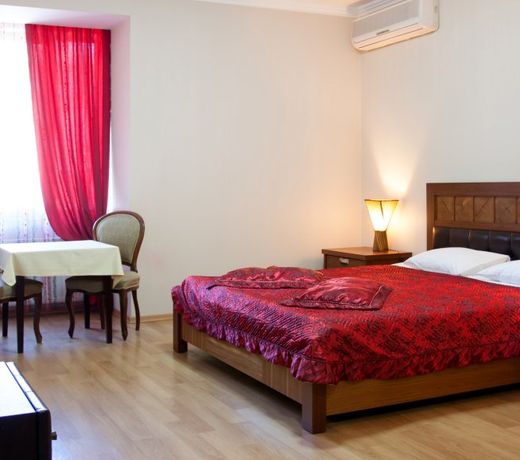Lvovi Street Hotel