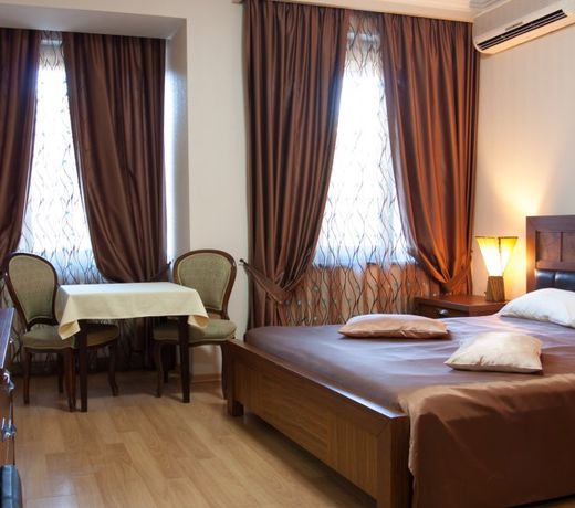 Lvovi Street Hotel