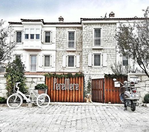 Peremere Alacati Otel