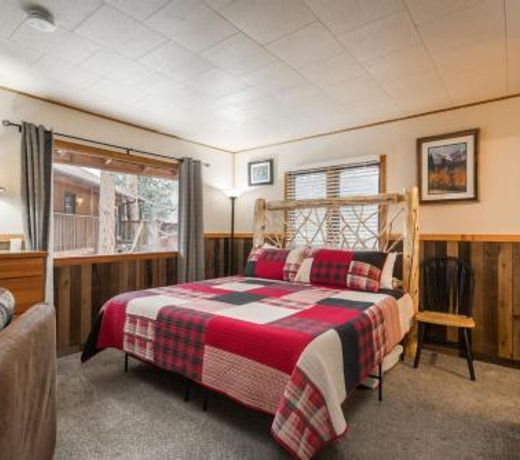 Ponderosa Lodge