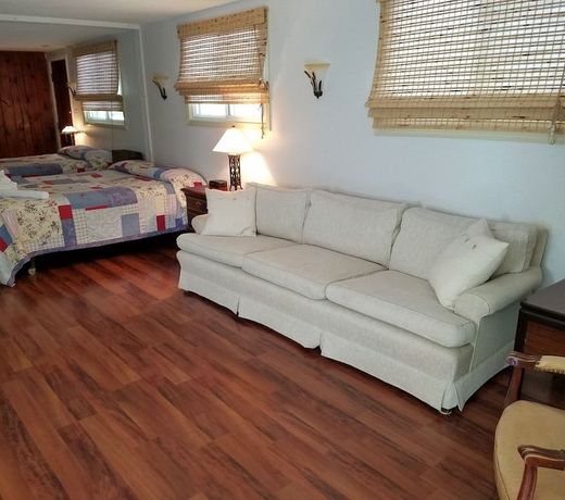 Saratoga Garden Motel