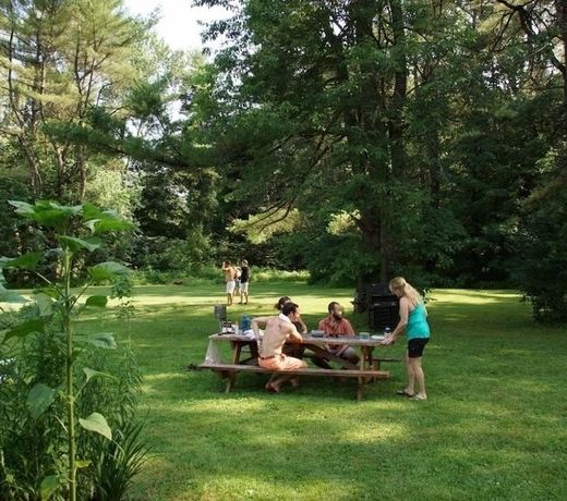 Saratoga Garden Motel