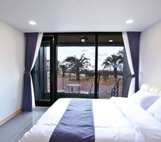 J Raum Resort