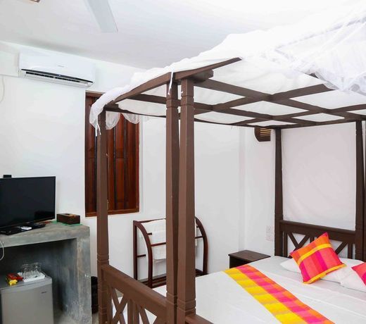 Lagoon Boutique Hotel