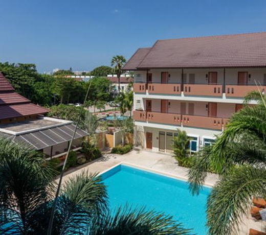 Chaiyapruek Suites