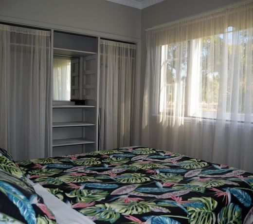 Sandy Lake Farm Stay - Abbeys Cottage