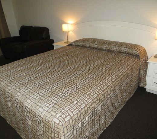 Heritage Lodge Motel