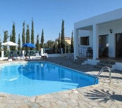 Chriseleni Latchi Villas