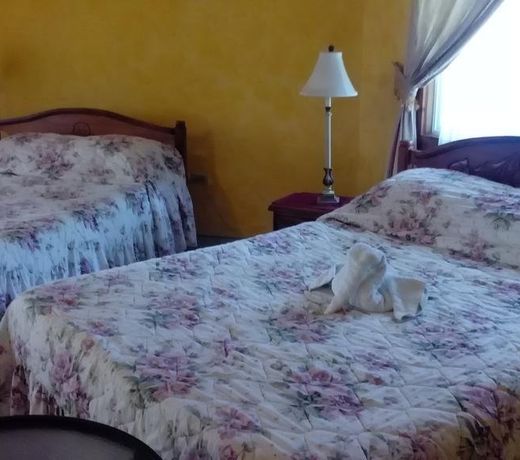 MARIPOSA HIDE-AWAY