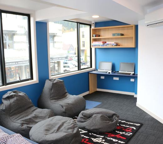 Adventure Q2 Hostel
