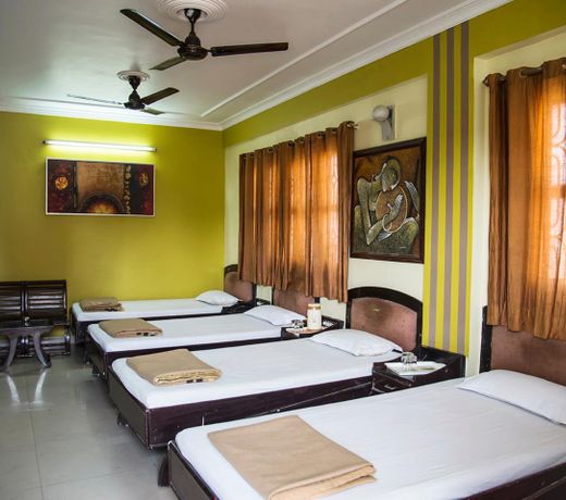 Pearl Courtyard