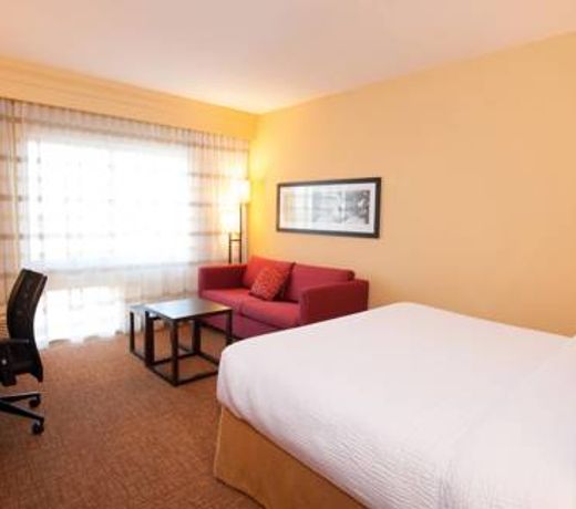 Courtyard by Marriott Evansville East