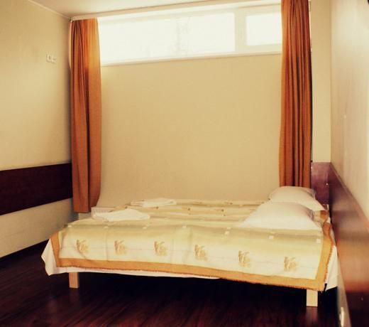 LARO HOTEL