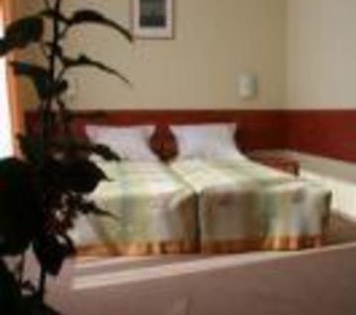 LARO HOTEL