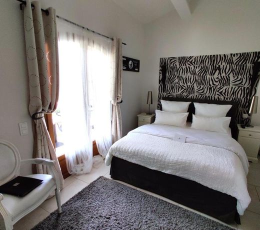 Maison Prestige Roberto Geissini