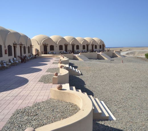 Marsa Nakari Village