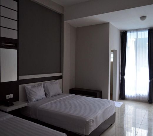 Hotel De Wahyu