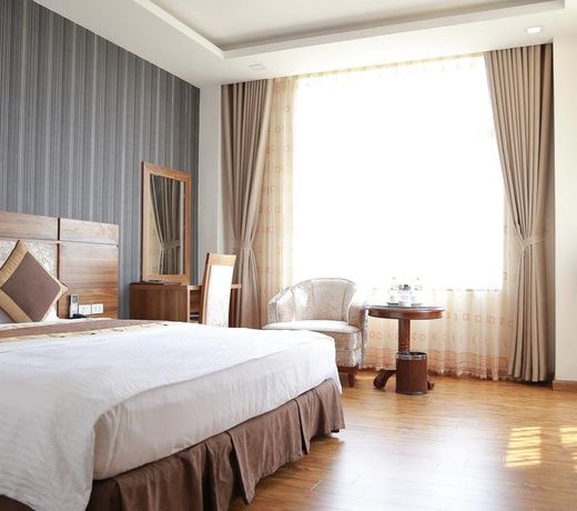 Central Phu Hung Hotel