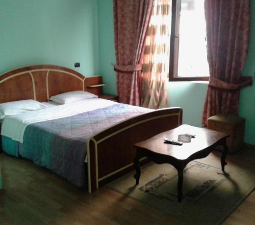Meg Klaus Hotel