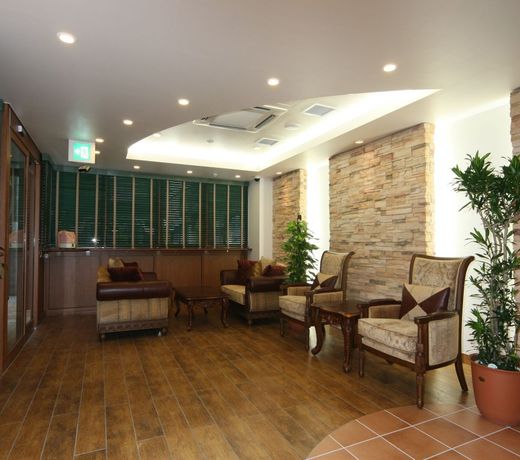 Yokohama Town Hotel