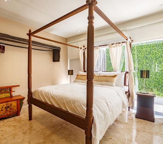 Magia Beachside Condo
