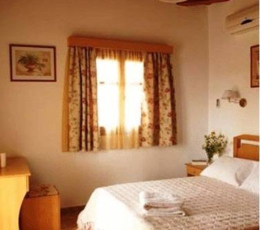 Lithos Stoupa Villas