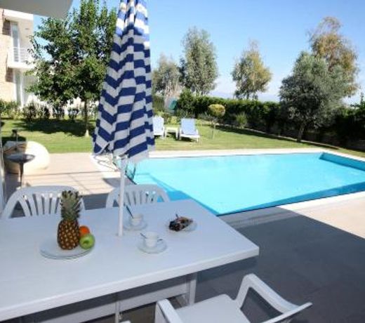 FERONIA VILLAS