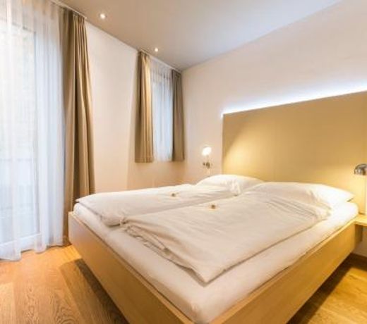 Room 5 Apartments