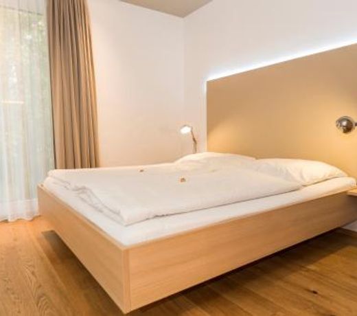 Room 5 Apartments